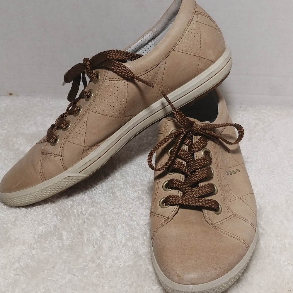 Ecco Tan Leather Sneakers